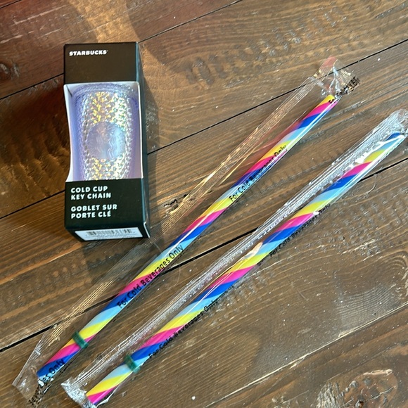 Brand New Starbucks gift bundle - Picture 2 of 5